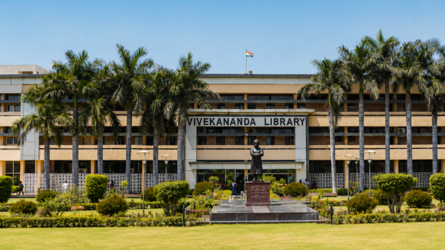Law Colleges in India Maharshi Dayanand University (MDU), Library